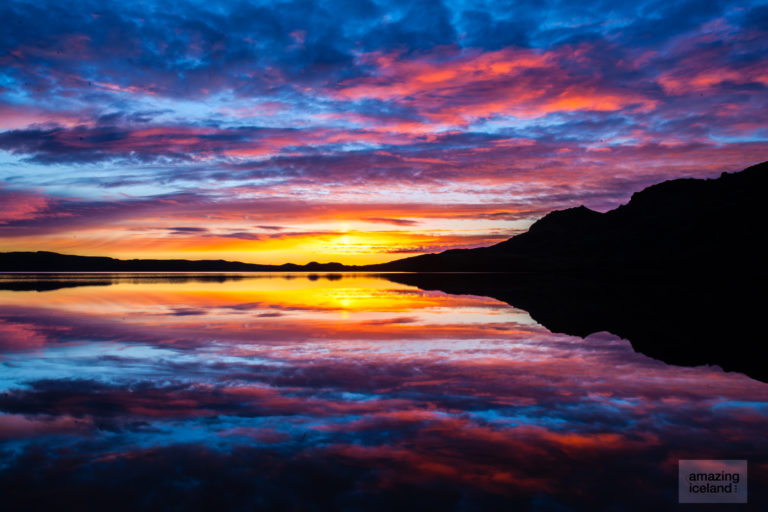 Sunset at lake Kleifarvatn in Reykjanes Iceland