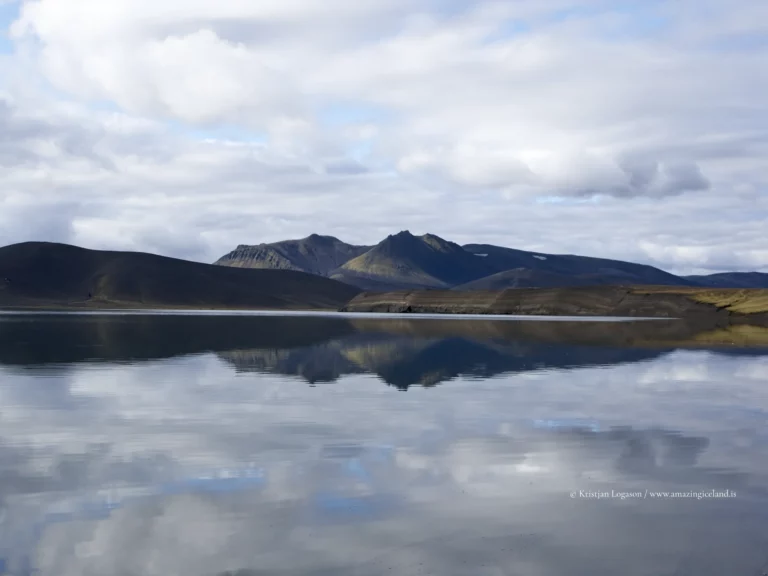 Veiðivötn (“the Fishing Lakes”) is a compact wilderness of roughly fifty crater lakes in Iceland’s central highlands—born from fire in 1477