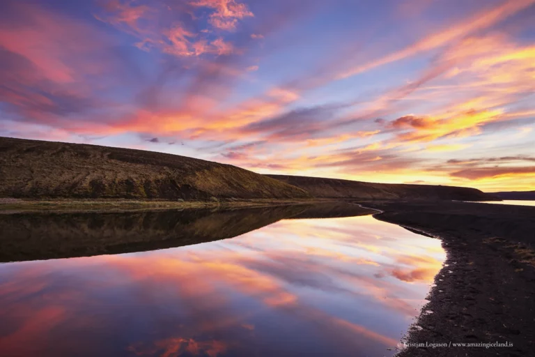 Veiðivötn (“the Fishing Lakes”) is a compact wilderness of roughly fifty crater lakes in Iceland’s central highlands—born from fire in 1477