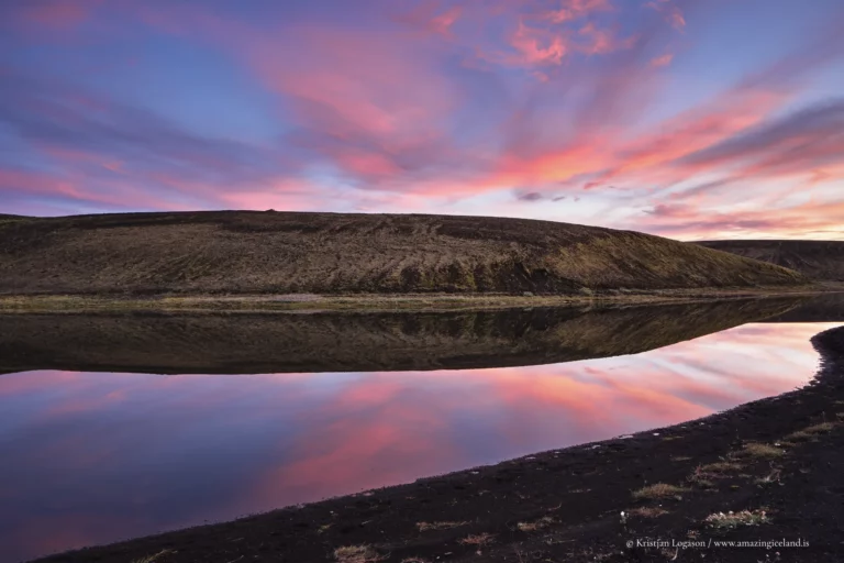 Veiðivötn (“the Fishing Lakes”) is a compact wilderness of roughly fifty crater lakes in Iceland’s central highlands—born from fire in 1477