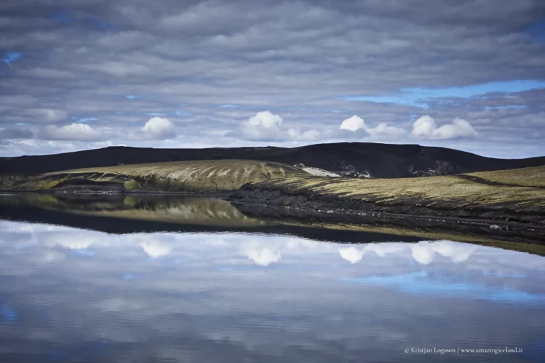 Veiðivötn (“the Fishing Lakes”) is a compact wilderness of roughly fifty crater lakes in Iceland’s central highlands—born from fire in 1477