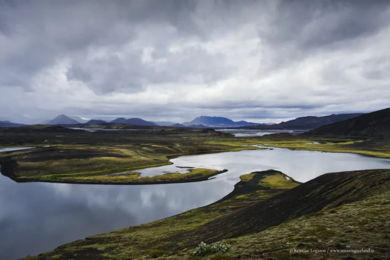 Veiðivötn (“the Fishing Lakes”) is a compact wilderness of roughly fifty crater lakes in Iceland’s central highlands—born from fire in 1477