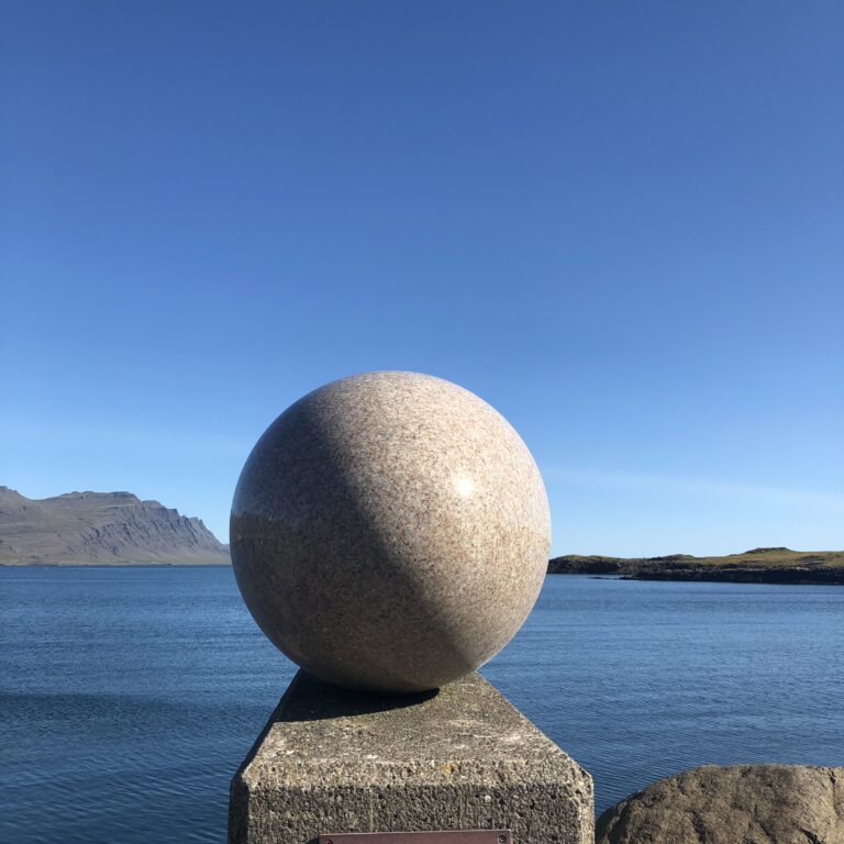 The sculpture Eggs in the bay of joy by Sigurður Guðmundsson