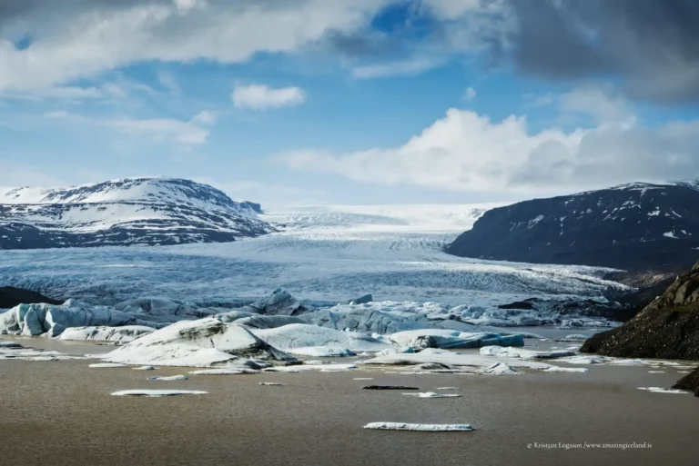 Hoffellsjökull Glacier and hoffells lagoon with view to vatnajökull glacier