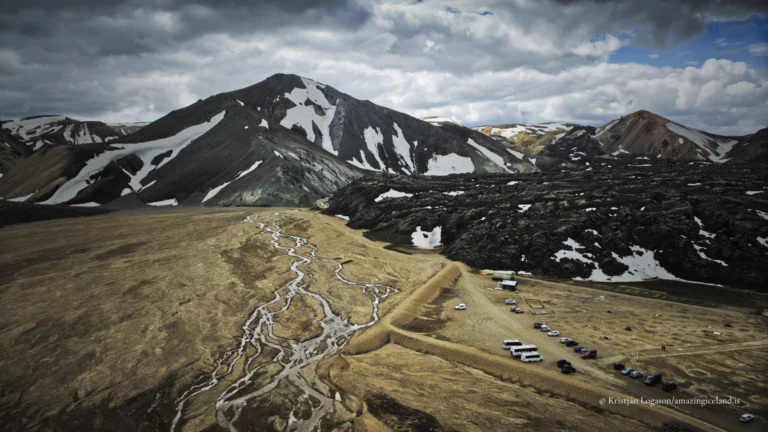 Brennisteinsalda is one of the most distinctive mountains in Landmannalaugar, rising directly above the geothermal basin and trail network of the Fjallabak Nature Reserve. Known for its strong colour contrasts and active geothermal alteration, the mountain offers a clear, close-range view of rhyolitic volcanism and surface processes that continue to shape the landscape today.