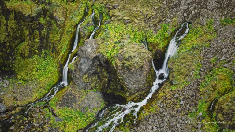 Sigöldugljúfur is a short but visually dense canyon in Iceland’s central highlands, located beside the mountain road F208 (Fjallabaksleið nyrðri) north of Landmannalaugar. Known for its striking blue-green water and a sequence of small, closely spaced waterfalls, the canyon is a clear example of how glacial rivers, volcanic bedrock, and sediment load interact to produce unusually vivid colour and form in a relatively confined space.