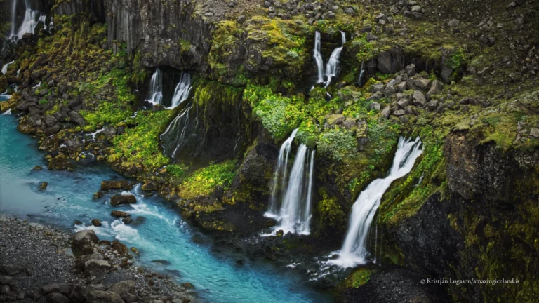 Sigöldugljúfur is a short but visually dense canyon in Iceland’s central highlands, located beside the mountain road F208 (Fjallabaksleið nyrðri) north of Landmannalaugar. Known for its striking blue-green water and a sequence of small, closely spaced waterfalls, the canyon is a clear example of how glacial rivers, volcanic bedrock, and sediment load interact to produce unusually vivid colour and form in a relatively confined space.